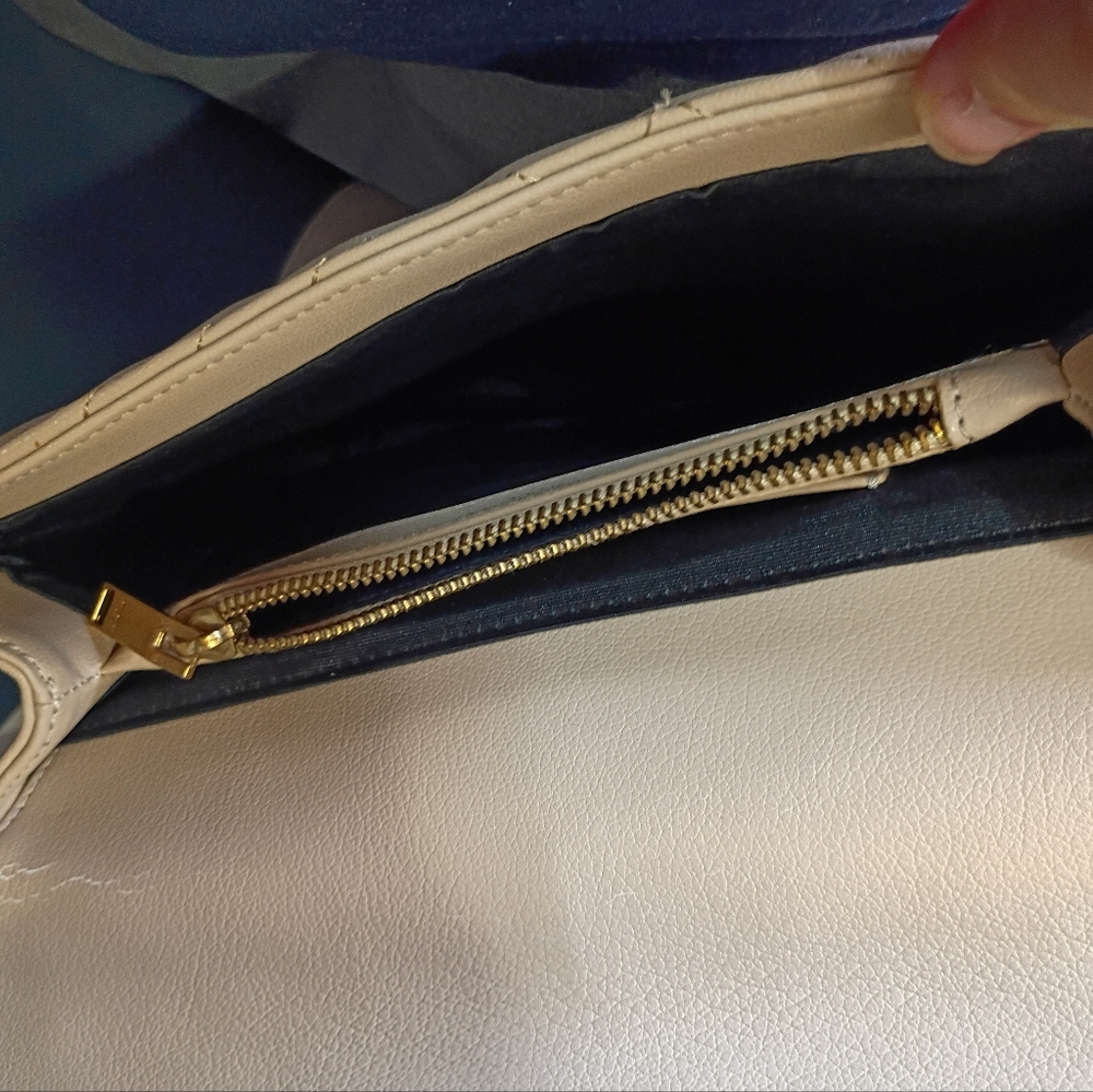 Saint Laurent Beige Quilted Chevron Leather Shoulder Bag with Gold YSL - Picture 4 of 5